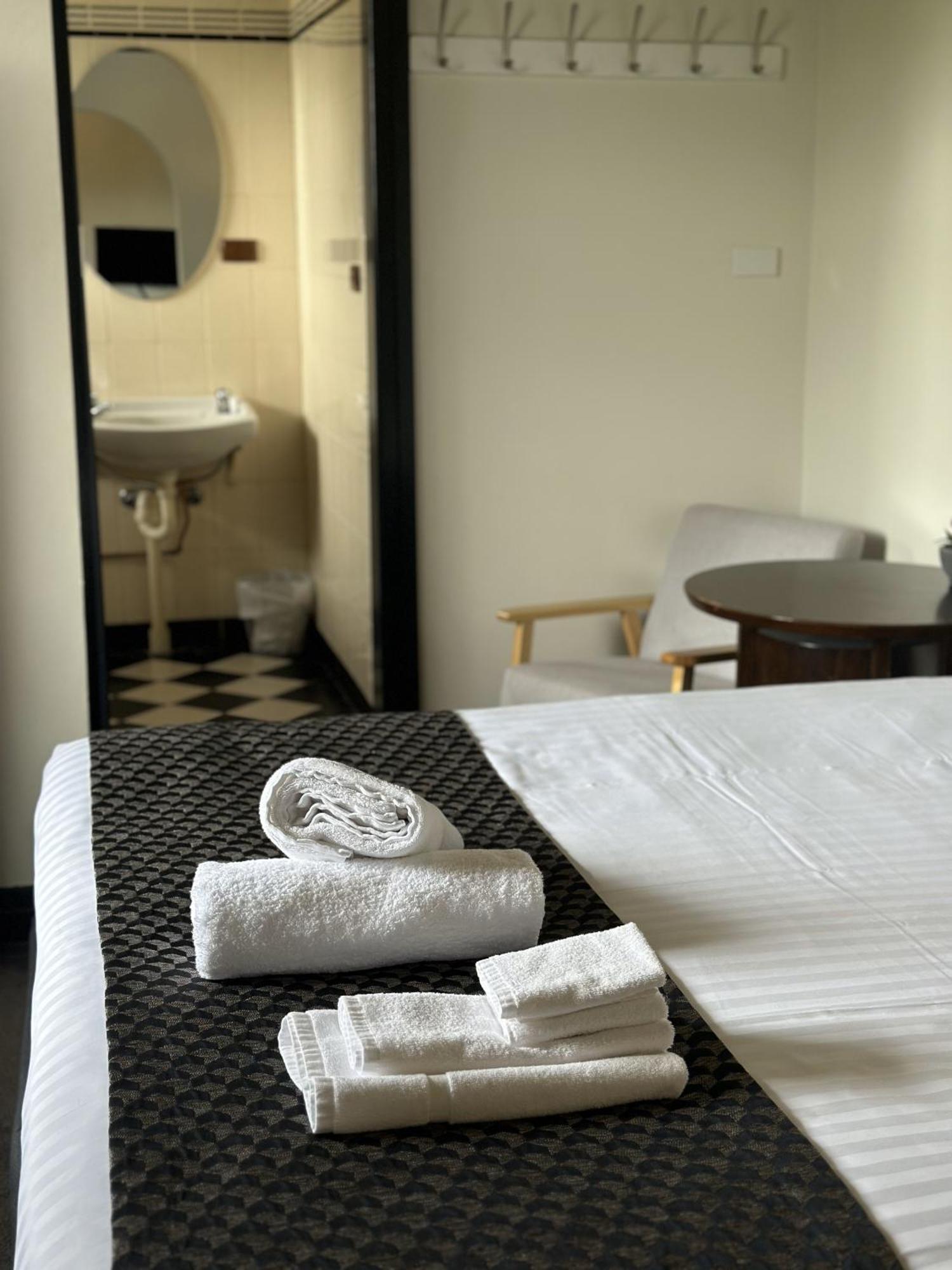 Romano'S Hotel & Suites Wagga Wagga Ngoại thất bức ảnh