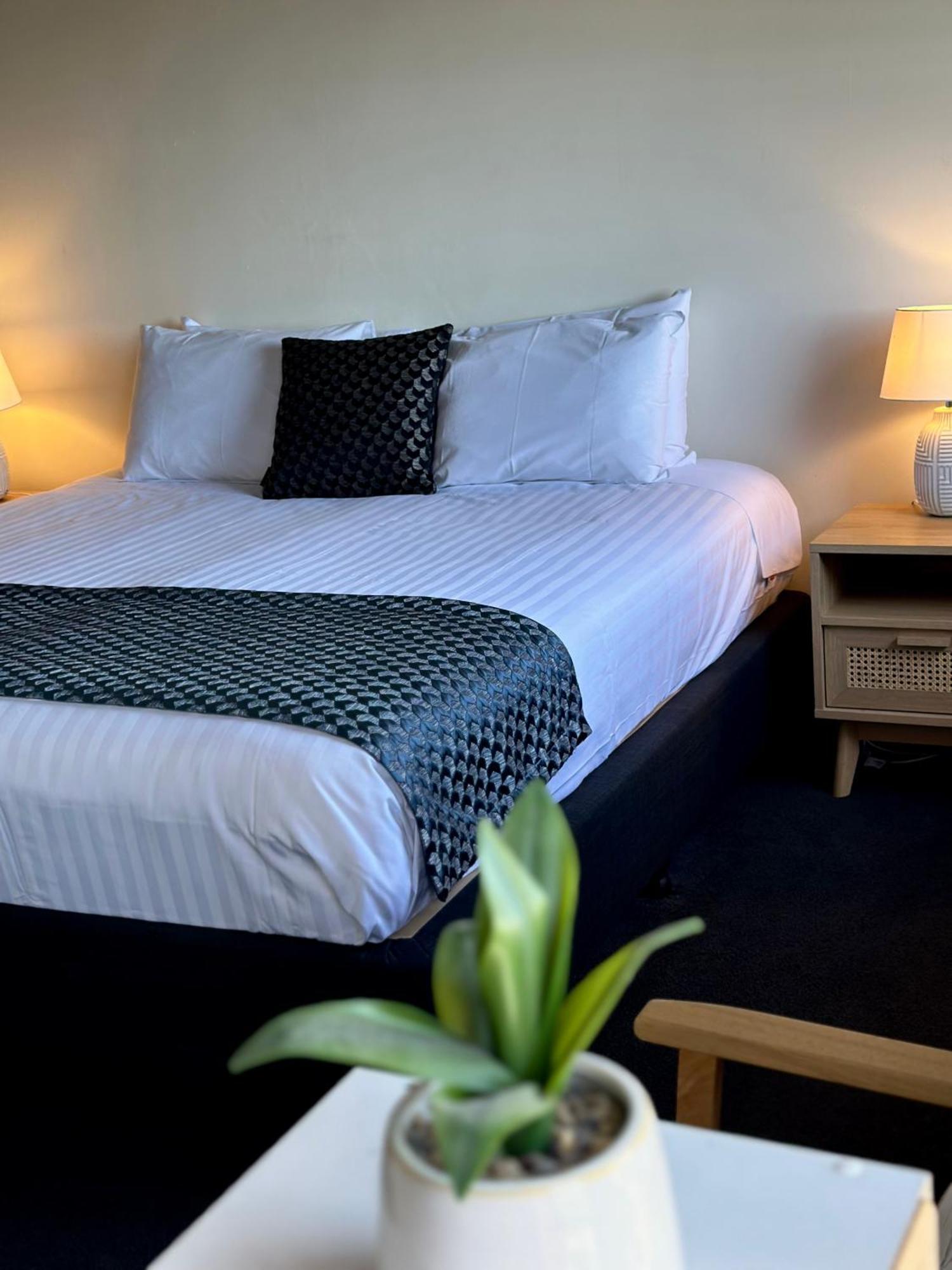 Romano'S Hotel & Suites Wagga Wagga Ngoại thất bức ảnh