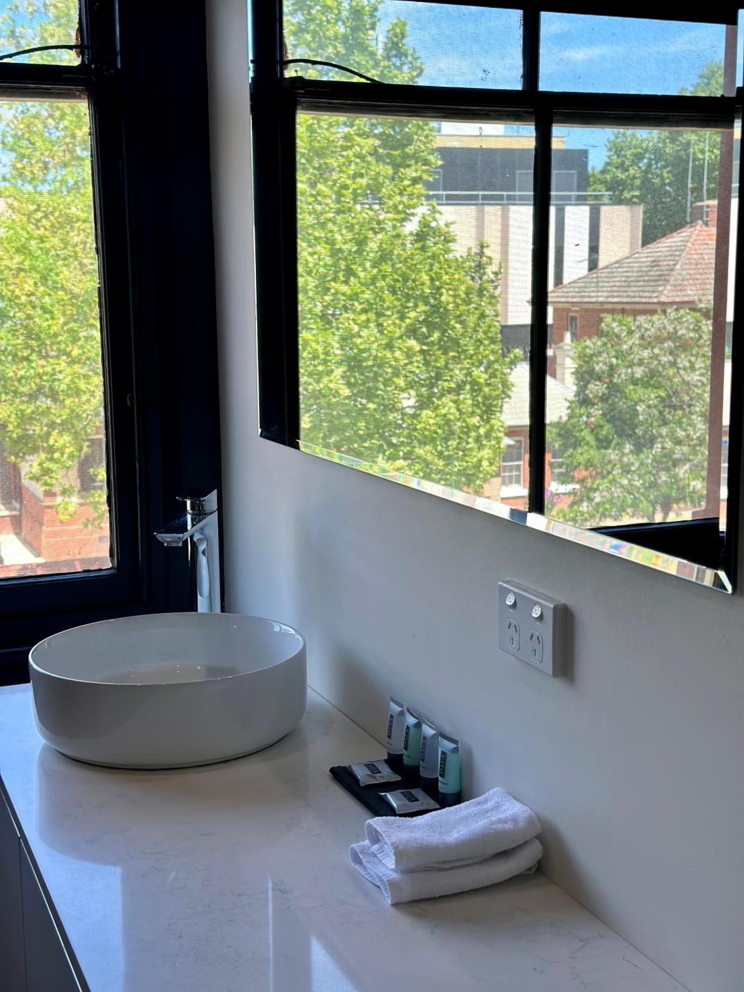 Romano'S Hotel & Suites Wagga Wagga Ngoại thất bức ảnh